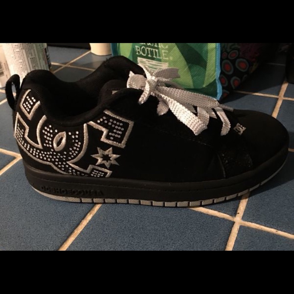 DC skate shoes black and silver